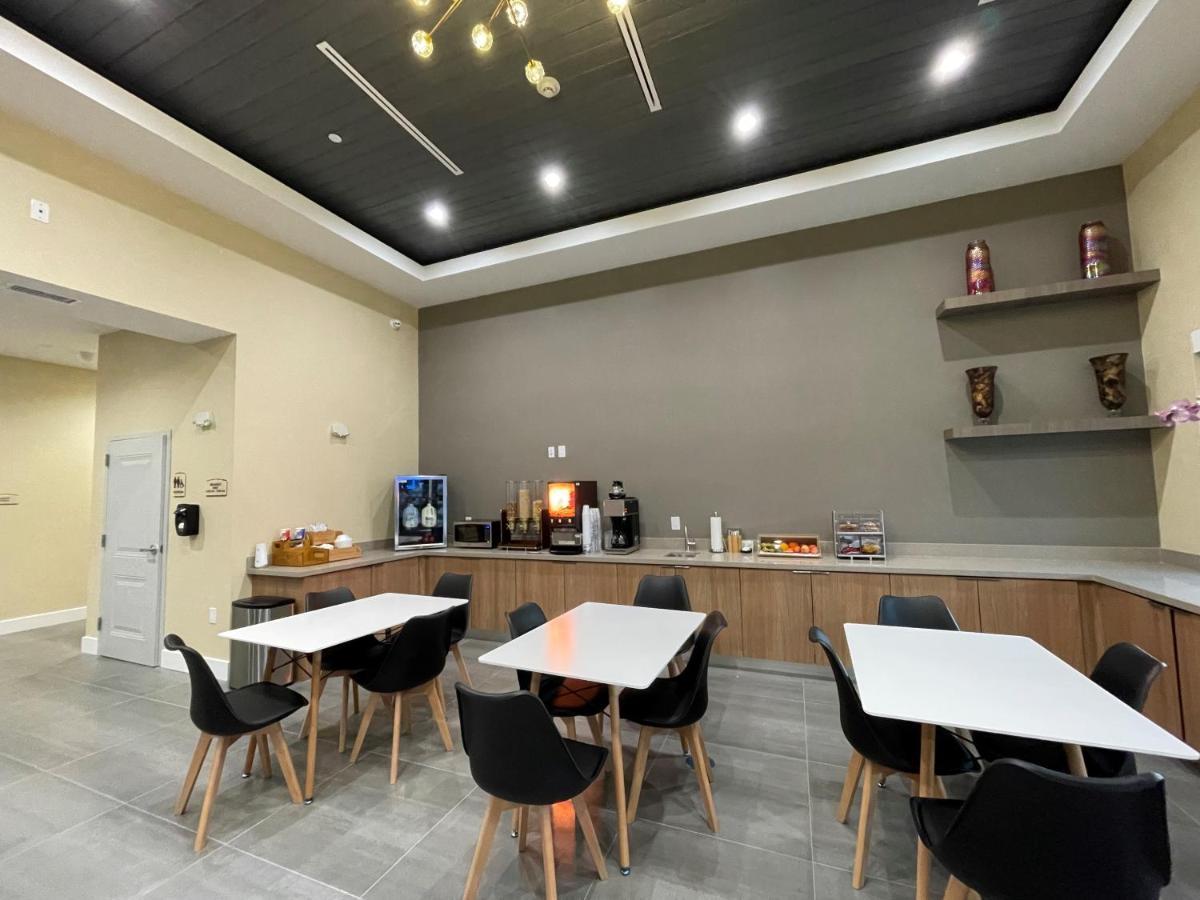 Palace Inn Blue Houston East Beltway 8 المظهر الخارجي الصورة
